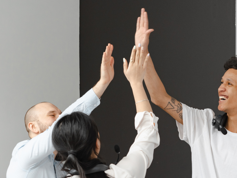 Equipo feliz y productivo